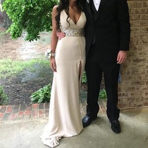 Mac Duggal Dresses - Mac Duggal size 4 long dress! Mac Duggal Dresses - Mac Duggal size 4 long dress!